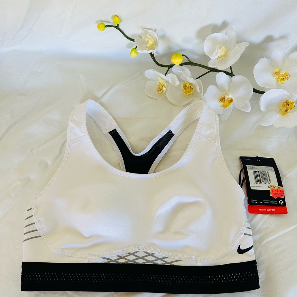 Nike Dri-Fit  White Sports Bra New With Tag  Size XS